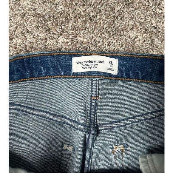 Abercrombie & Fitch The 90s Straight Ultra High Rise Denim Jeans Dark Wash 28/6 - Picture 3 of 12